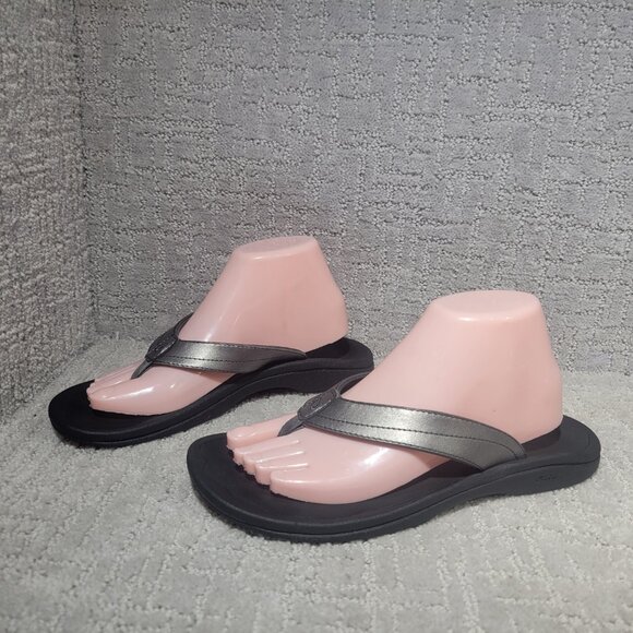 Olukai Ohana Women's Size US 9 Silver Pewter Leather Slip On Flip Flop Sandals - Picture 3 of 10